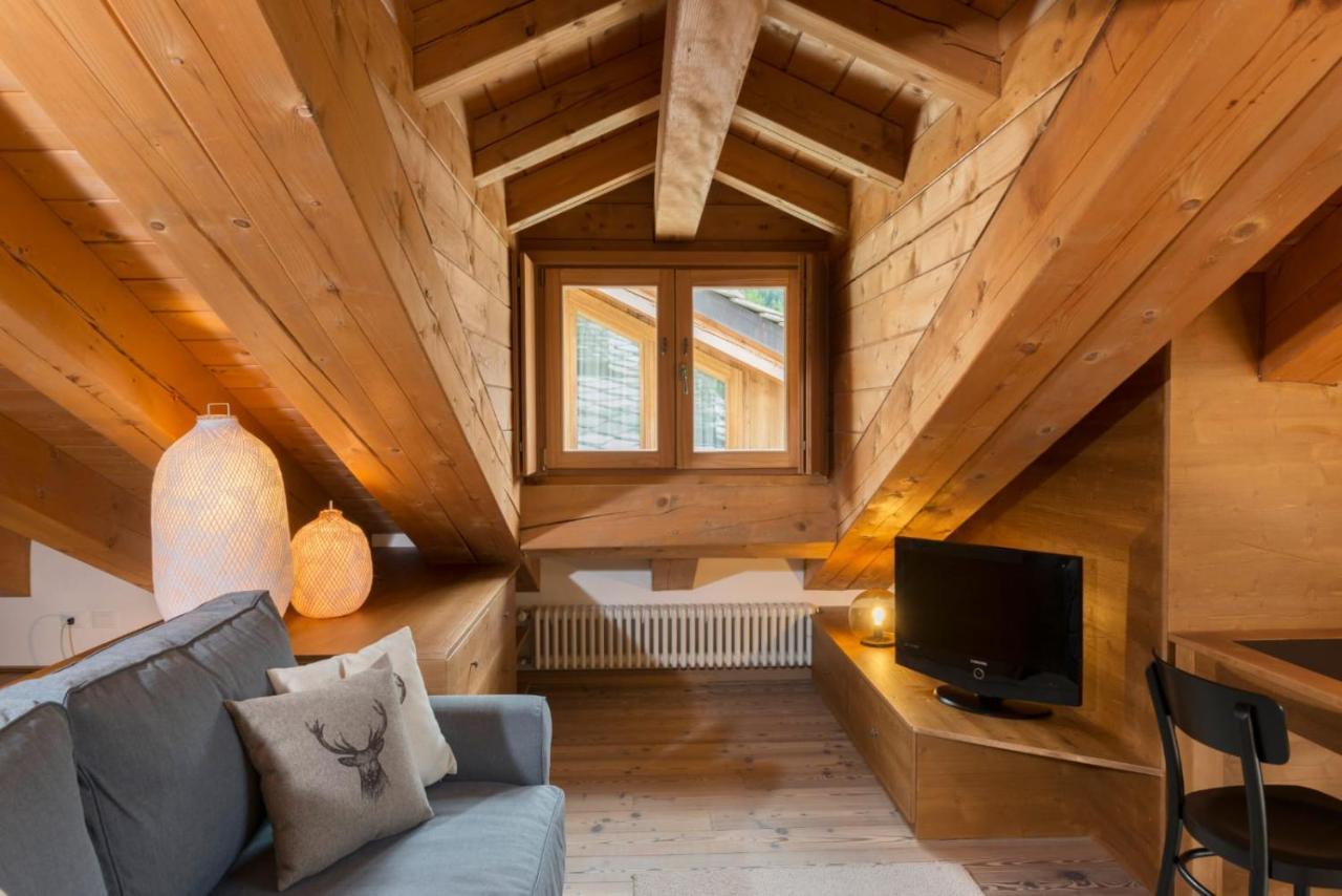 Appartamento Jardin Des Alpes. ลาตุยเล ภายนอก รูปภาพ